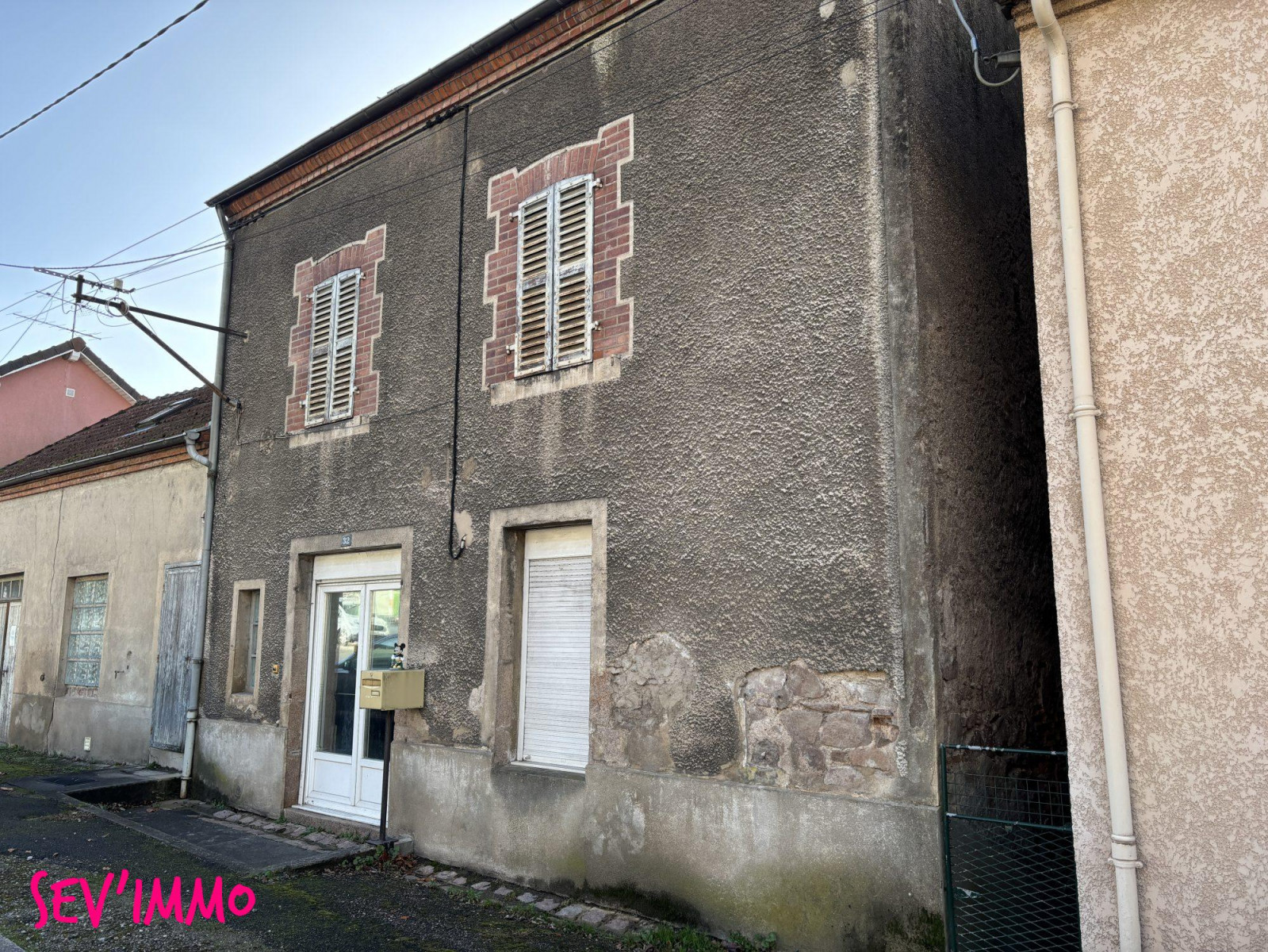 
                                                Vente
                                                 MAISON MITOYENNE 4 CHAMBRES