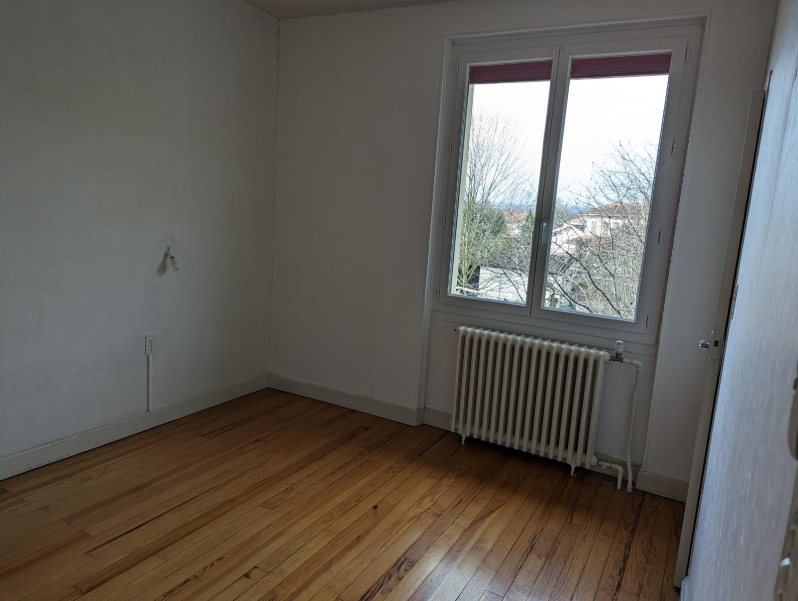 
                                                Location
                                                 Maison mitoyenne dans impasse proche de tout