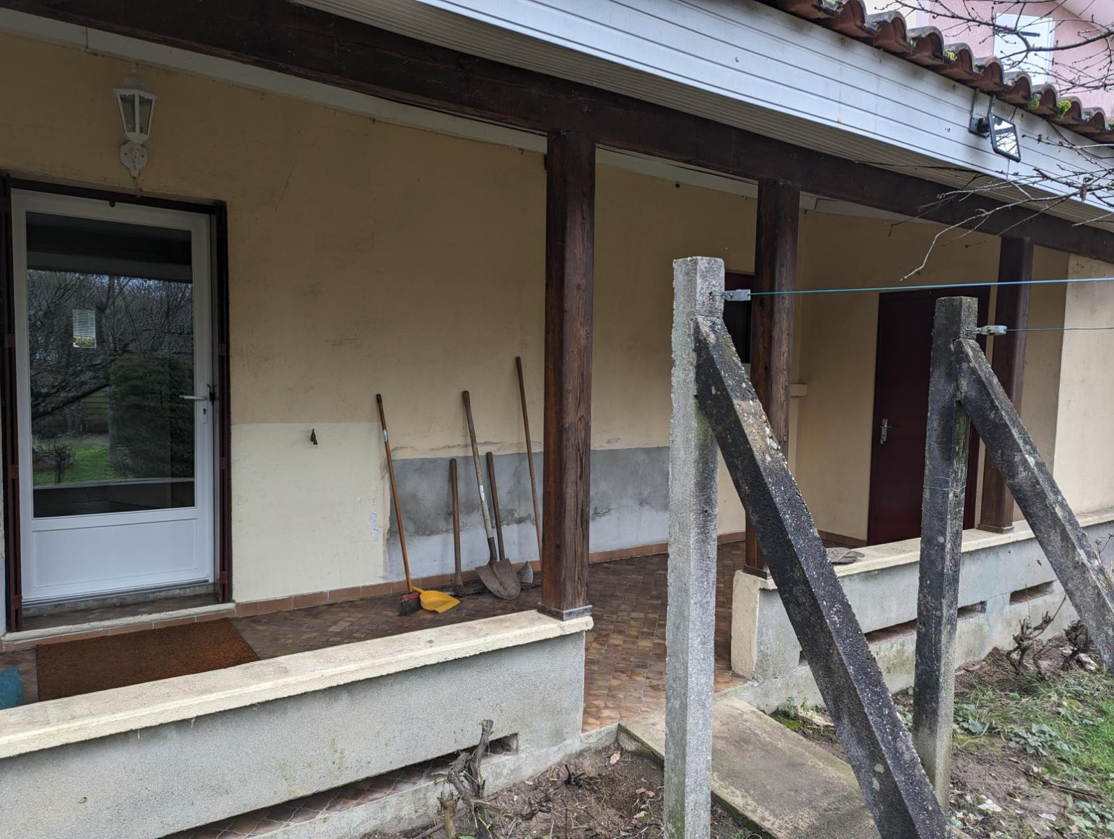 
                                                Location
                                                 Maison mitoyenne dans impasse proche de tout