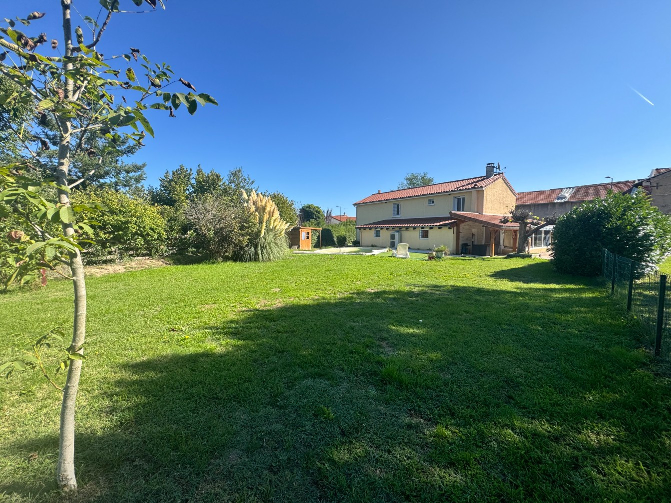 
                                                Vente
                                                 Maison - MORNAND EN FOREZ AVEC PISCINE