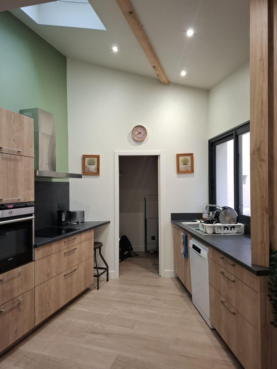 
                                                Colocation
                                                 Maison neuve calme près des HCL Lyon Sud / métro B