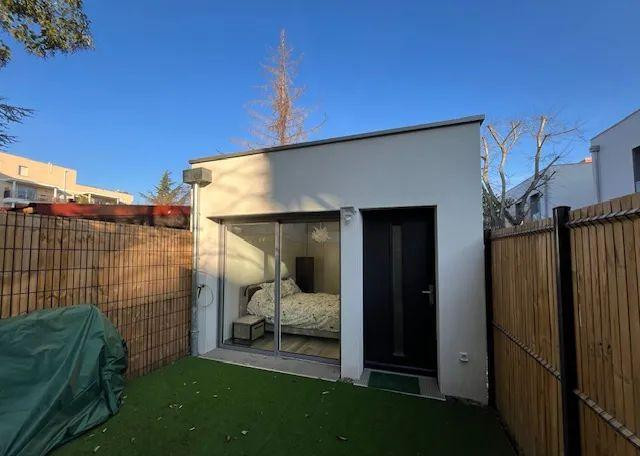 
                                                Location
                                                 Maison neuve meublée 38m2 avec garage Patte d'oie