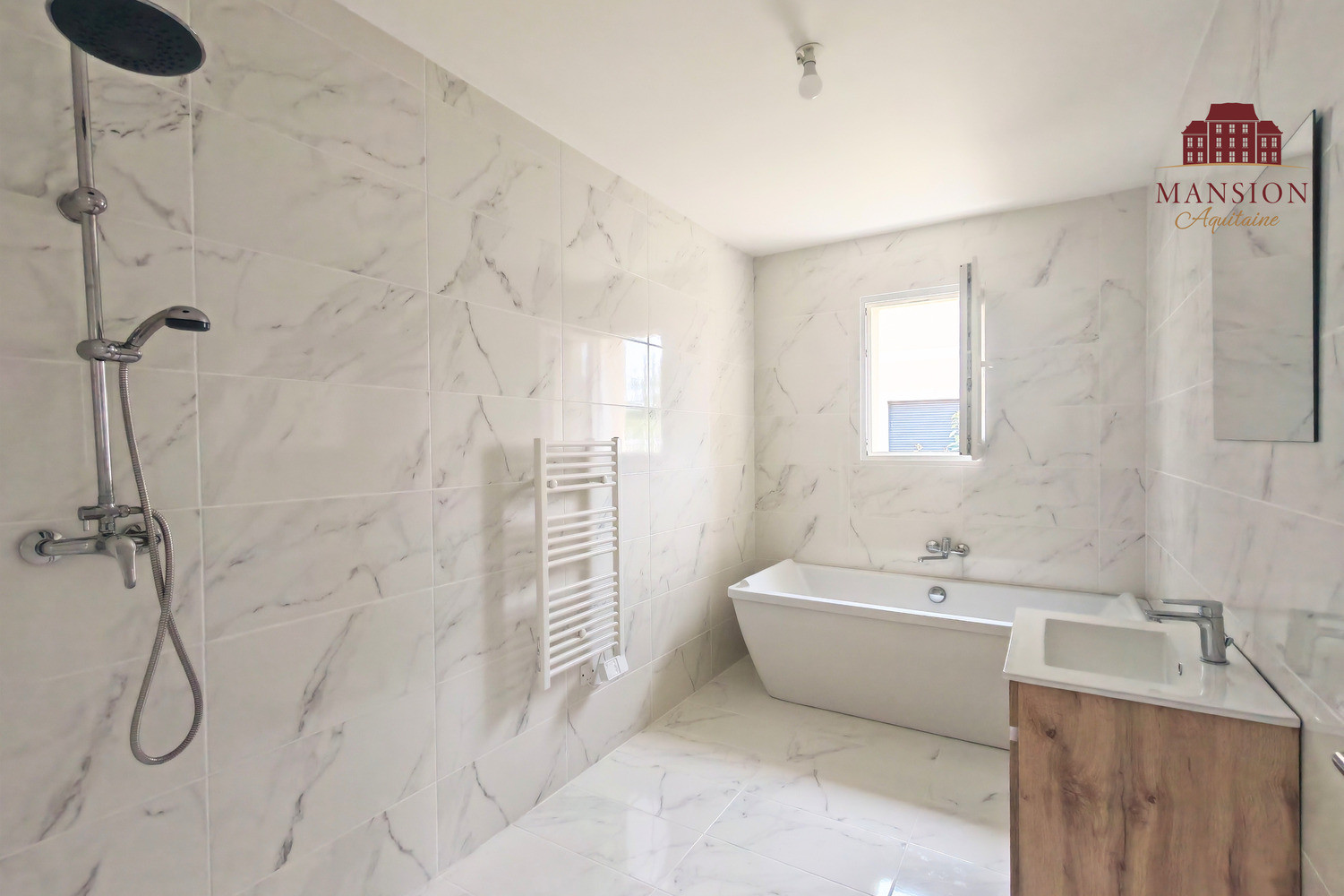 
                                                Vente
                                                 Maison neuve non mitoyenne avec jardin