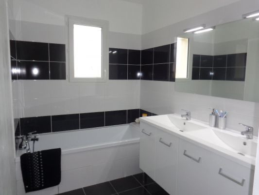 
                                                Vente
                                                 Maison neuve sur terrain hors lotissement !