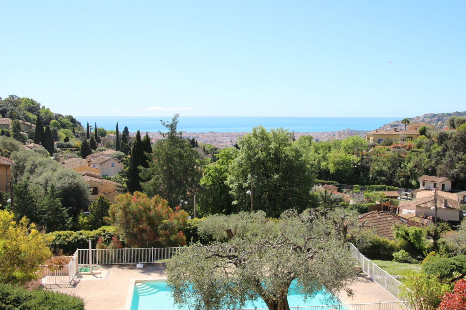 
                                                Vente
                                                 Maison Nice Gairaut 108m2 Vue Mer au calme avec 600m2 de jardin