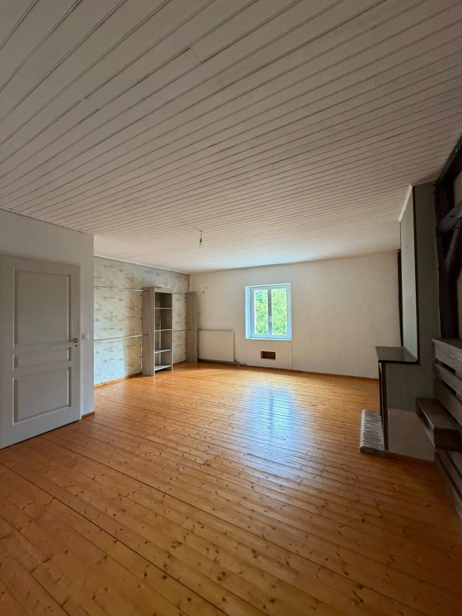 
                                                Vente
                                                 Maison pierre avec chai et terrain Langon