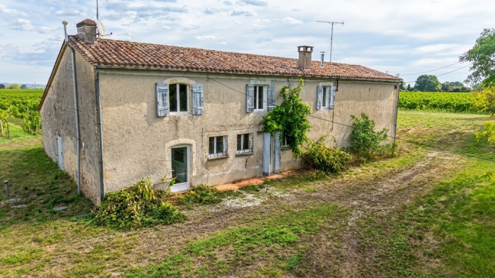 
                                                Vente
                                                 Maison pierre avec chai et terrain Langon