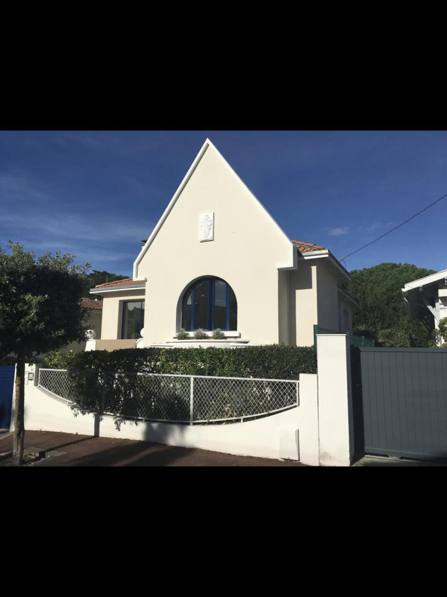 
                                                Location
                                                 Maison piscine 4 chambres 5 min centre ville plage