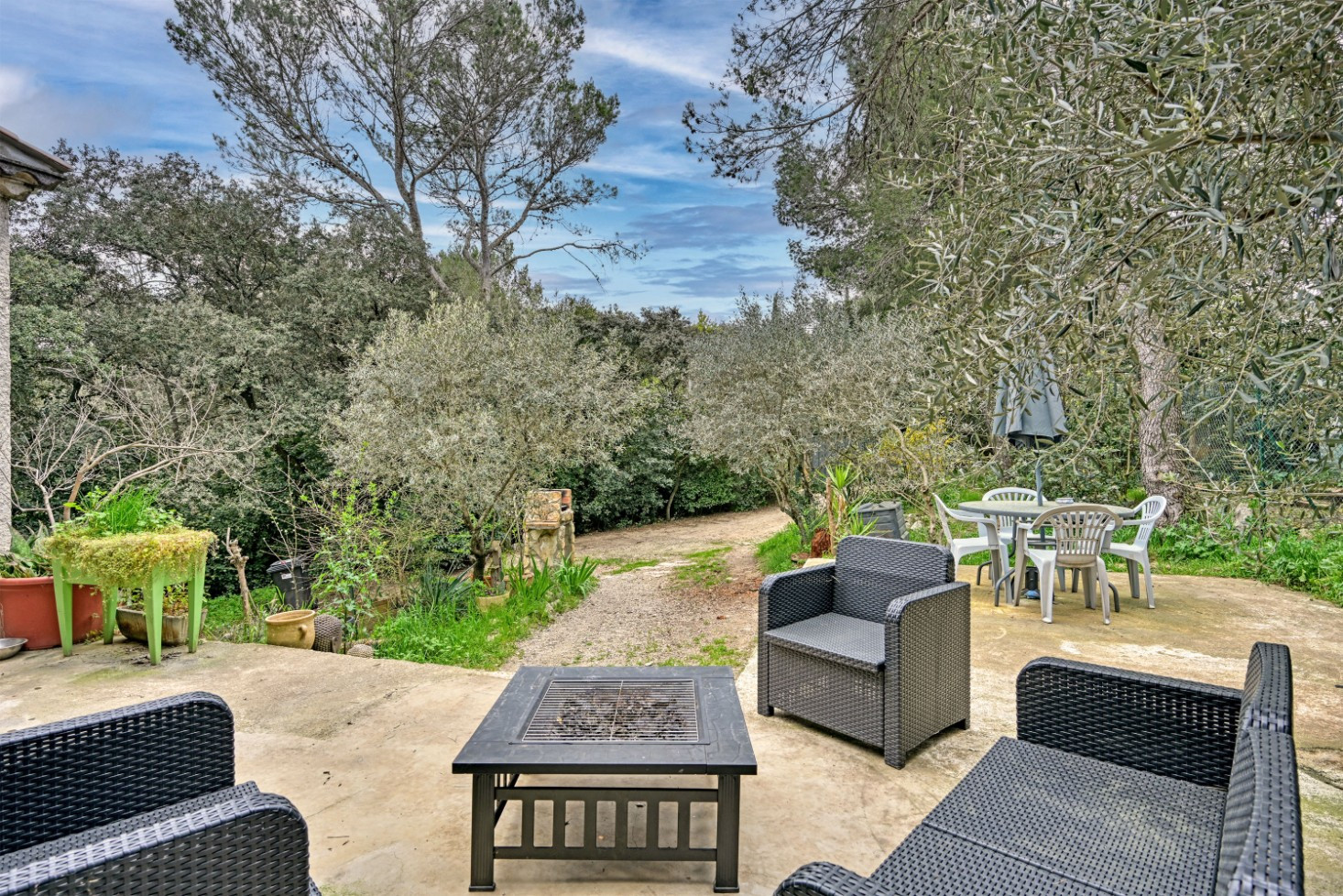 
                                                Vente
                                                 Maison - piscine - garage