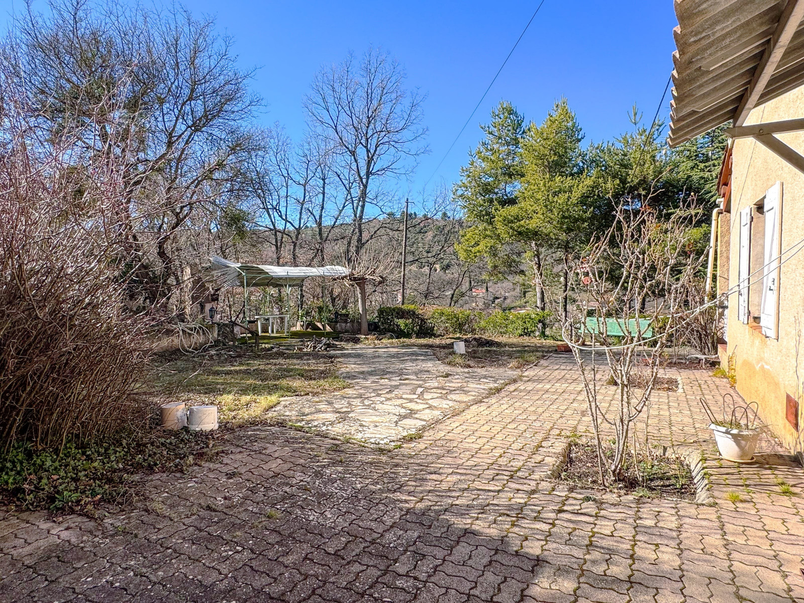 
                                                Vente
                                                 Maison plain-pied 101m2 avec vue dégagée et garage
