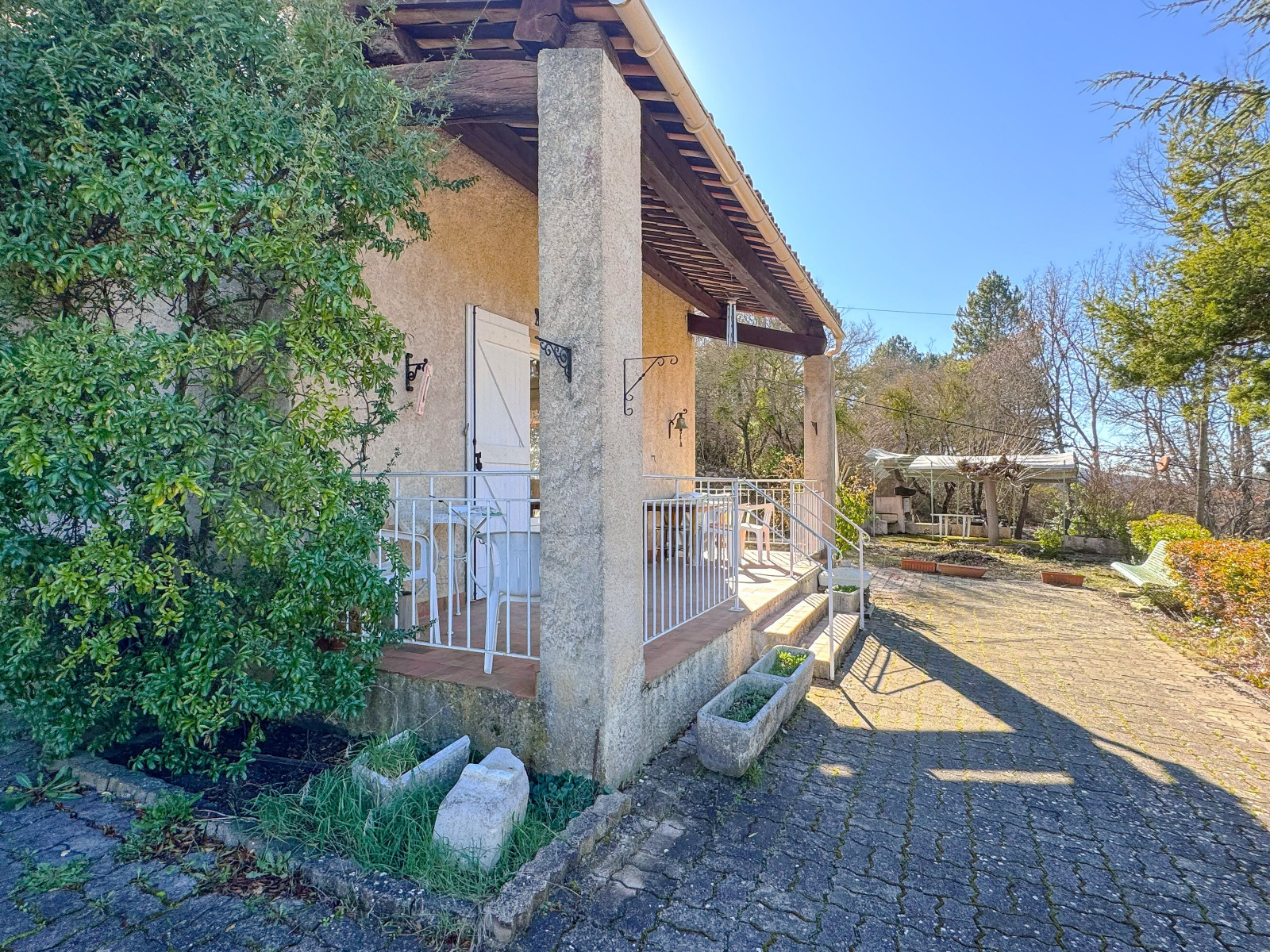
                                                Vente
                                                 Maison plain-pied 101m2 avec vue dégagée et garage