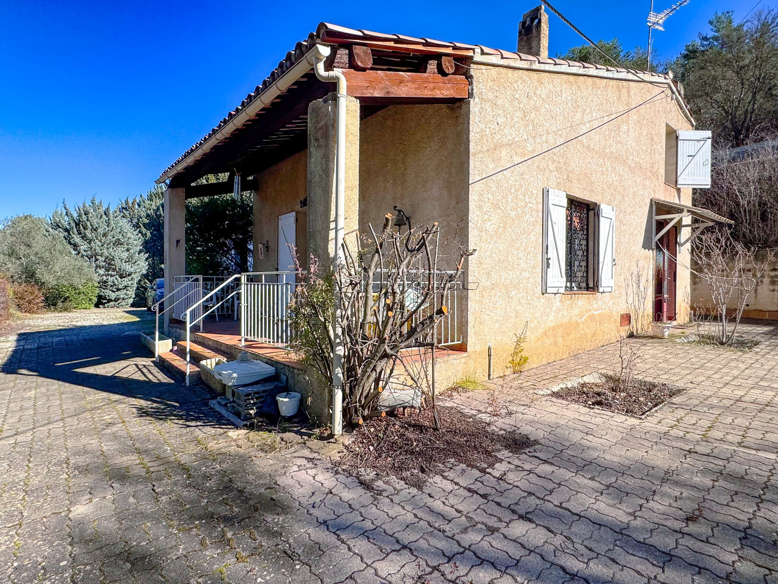 
                                                Vente
                                                 Maison plain-pied 101m2 avec vue dégagée et garage