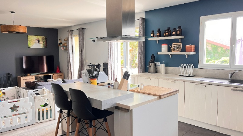 
                                                Vente
                                                 Maison plain-pied 106 m2 - 3 chambres - VILLECHENEVE