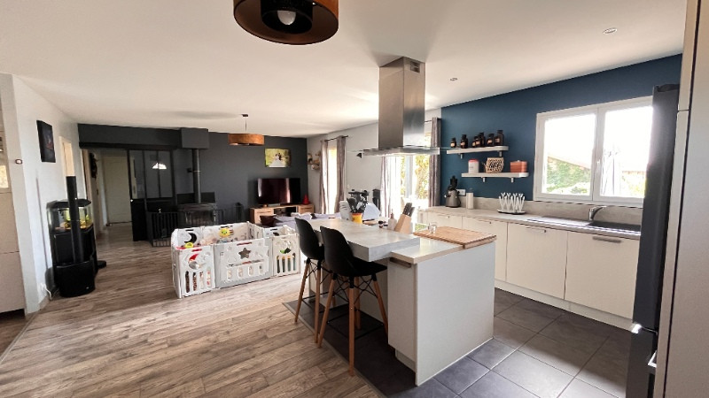 
                                                Vente
                                                 Maison plain-pied 106 m2 - 3 chambres - VILLECHENEVE