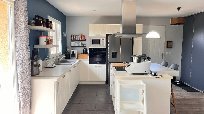 
                                                Vente
                                                 Maison plain-pied 106 m2 - 3 chambres - VILLECHENEVE