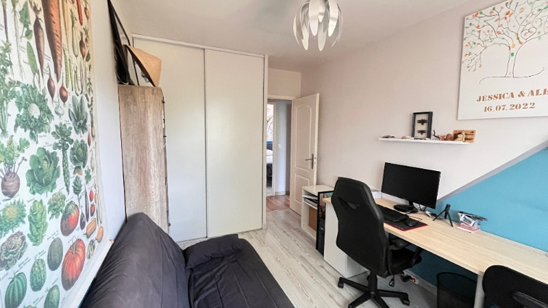 
                                                Vente
                                                 Maison plain-pied 106 m2 - 3 chambres - VILLECHENEVE