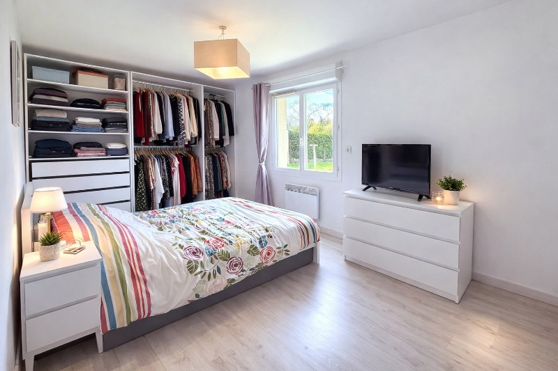 
                                                Vente
                                                 Maison plain-pied 130 m² – 4 chambres – piscine – terrain 3 200 m² – assainissement conforme