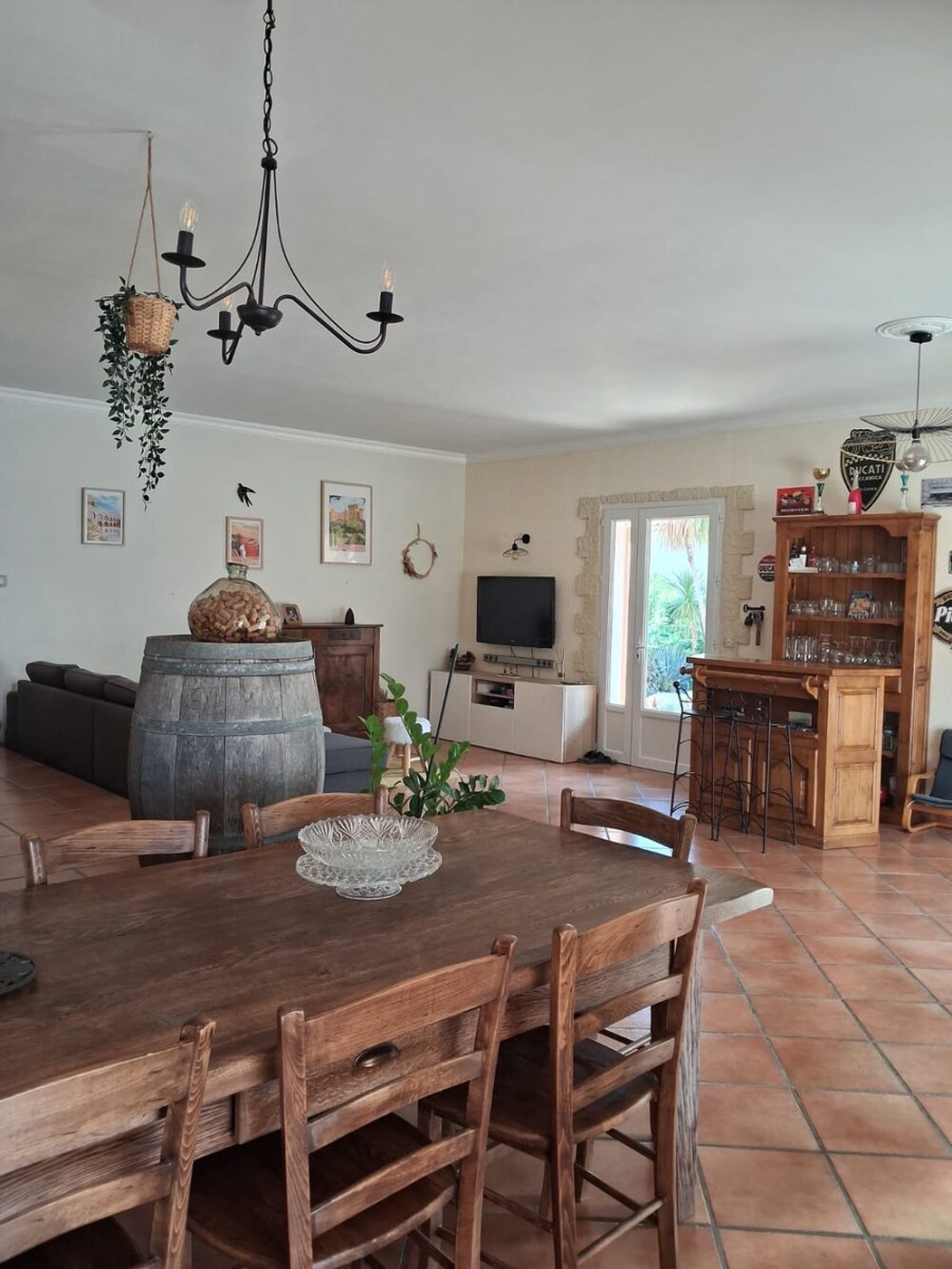 
                                                Vente
                                                 Maison plain-pied 3 chbres + bureau sur 700m²