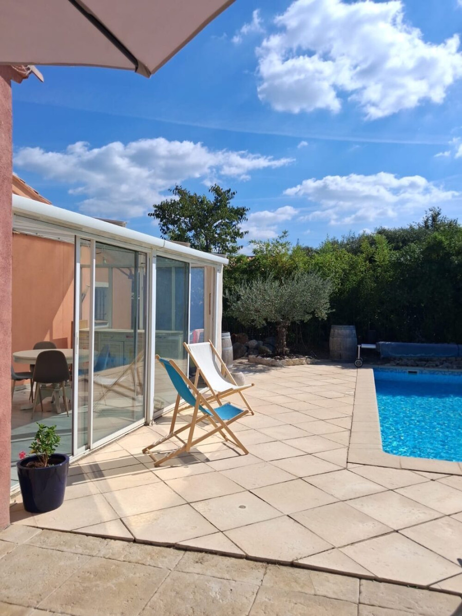 
                                                Vente
                                                 Maison plain-pied 3 chbres + bureau sur 700m²