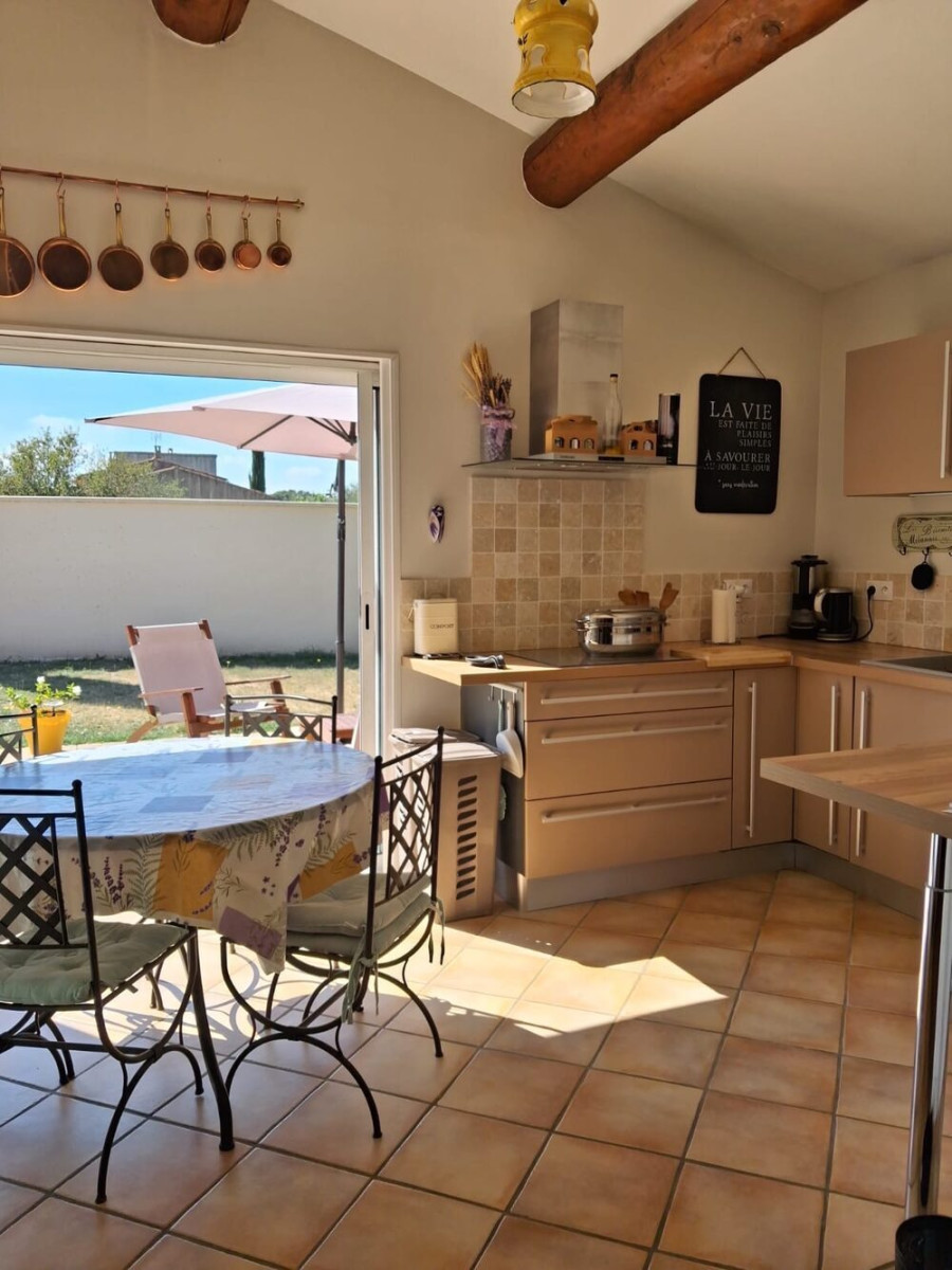 
                                                Vente
                                                 Maison plain-pied 3 chbres + bureau sur 700m²