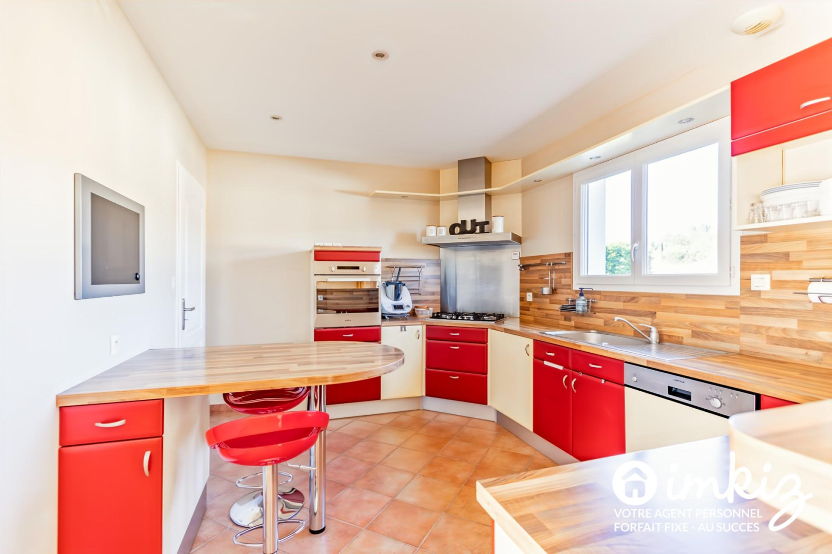 
                                                Vente
                                                 Maison  plain-pied  avec  jardin + Spa