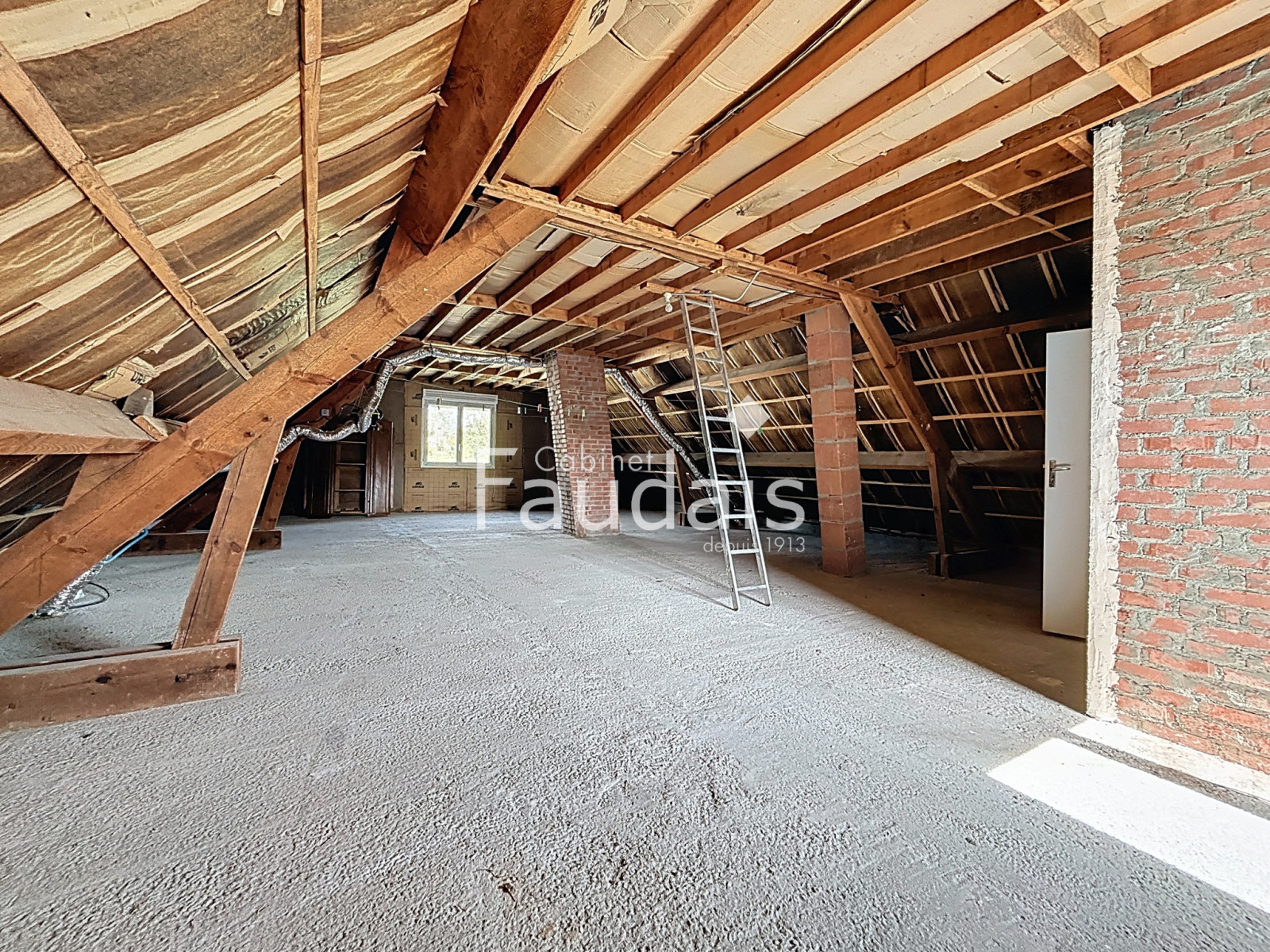
                                                Vente
                                                 MAISON PLAIN PIED RENOVEE 4 CHAMBRES SAINT-LO