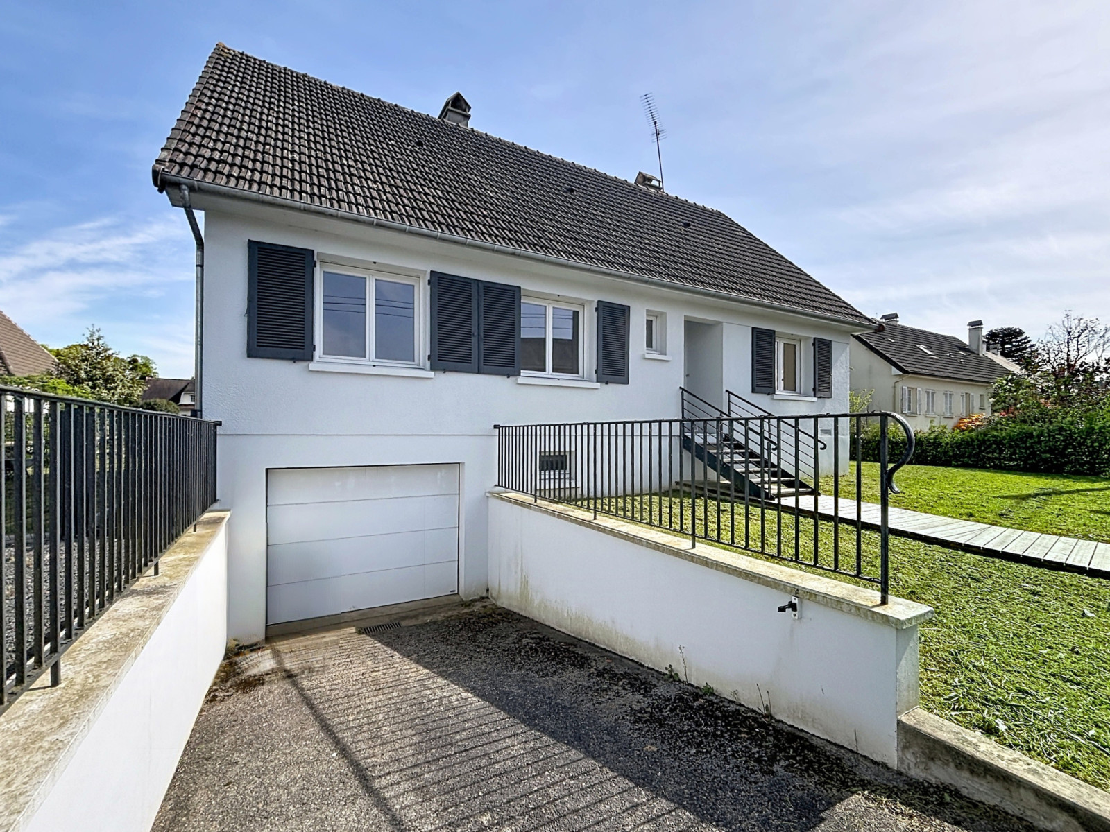 
                                                Vente
                                                 MAISON PLAIN PIED RENOVEE 4 CHAMBRES SAINT-LO