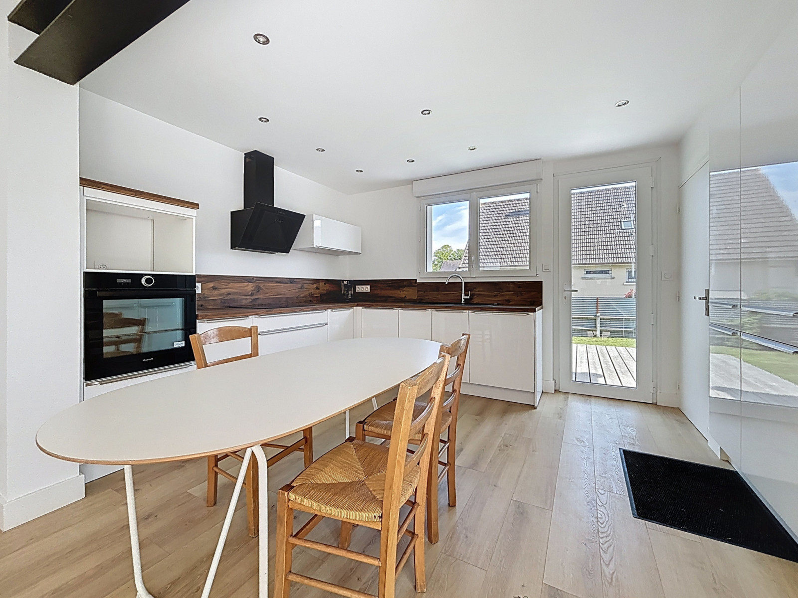 
                                                Vente
                                                 MAISON PLAIN PIED RENOVEE 4 CHAMBRES SAINT-LO