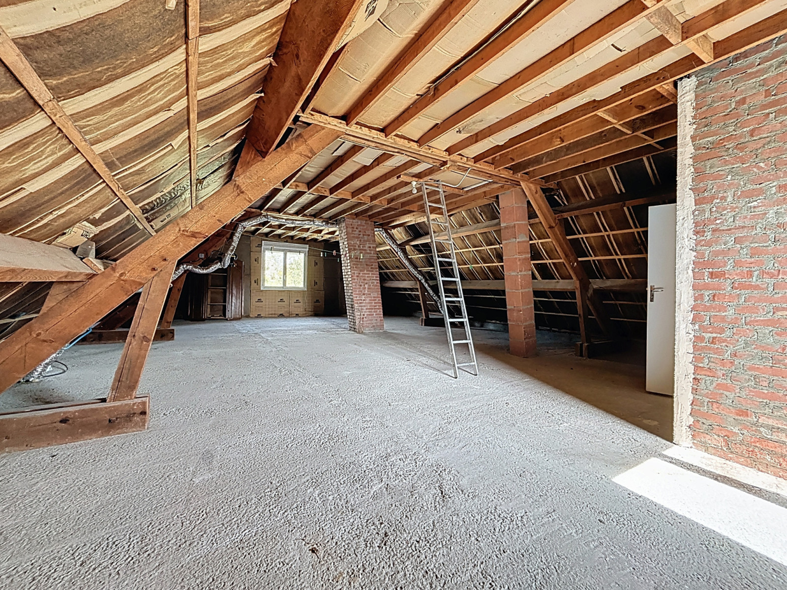 
                                                Vente
                                                 MAISON PLAIN PIED RENOVEE 4 CHAMBRES SAINT-LO