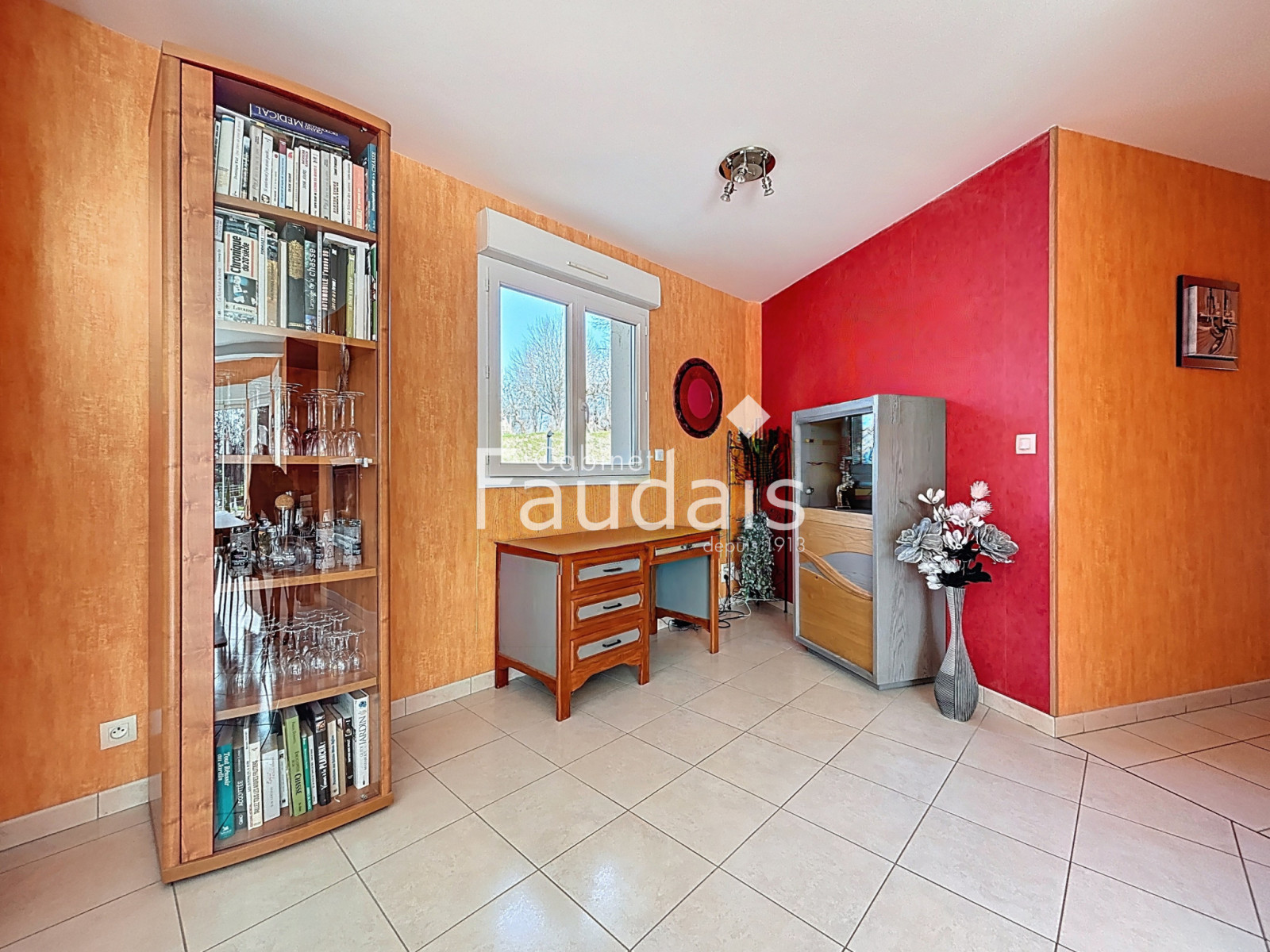 
                                                Vente
                                                 MAISON PLAIN PIED SUR UN HECTARE AVEC ETANG ET BOIS