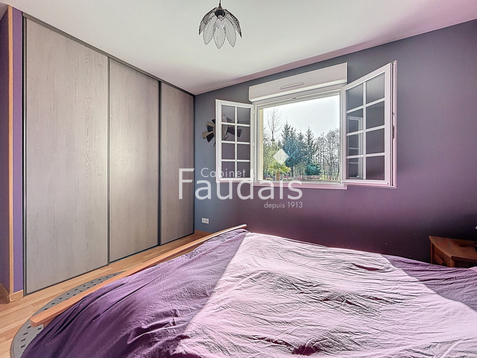 
                                                Vente
                                                 MAISON PLAIN PIED SUR UN HECTARE AVEC ETANG ET BOIS