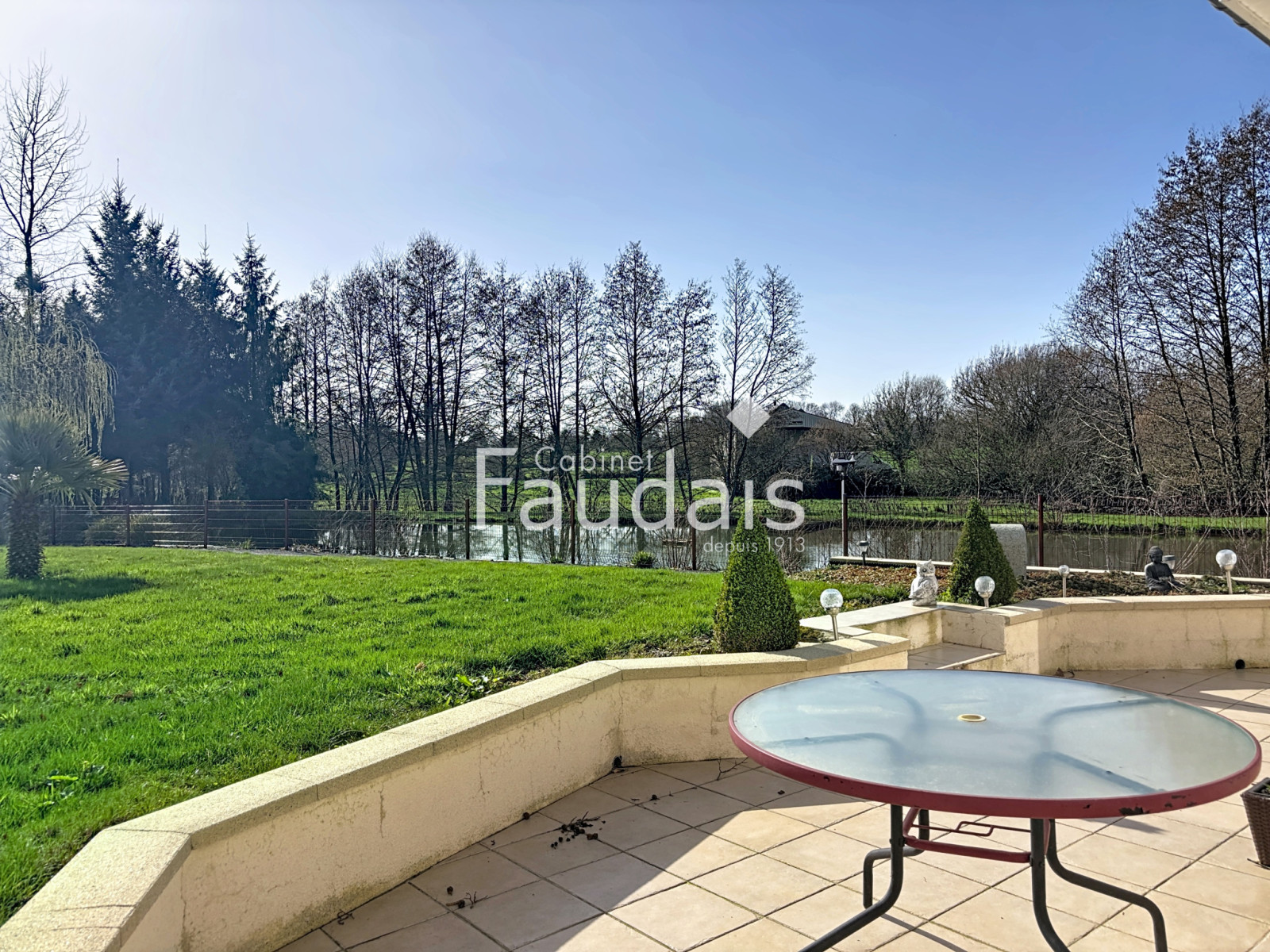 
                                                Vente
                                                 MAISON PLAIN PIED SUR UN HECTARE AVEC ETANG ET BOIS