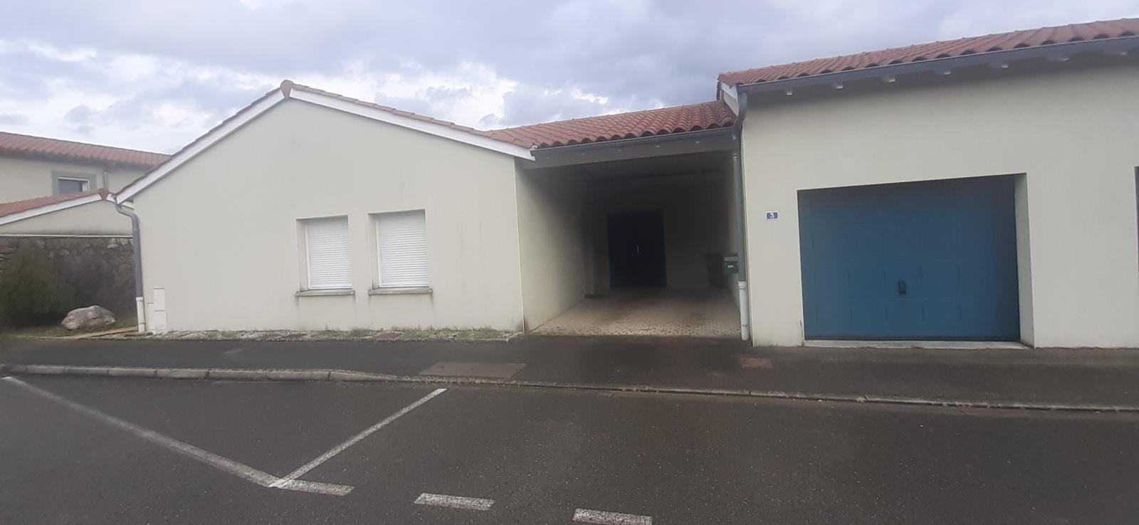 
                                                Location
                                                 Maison PMR de plain-pied, appentis, garage, jardin