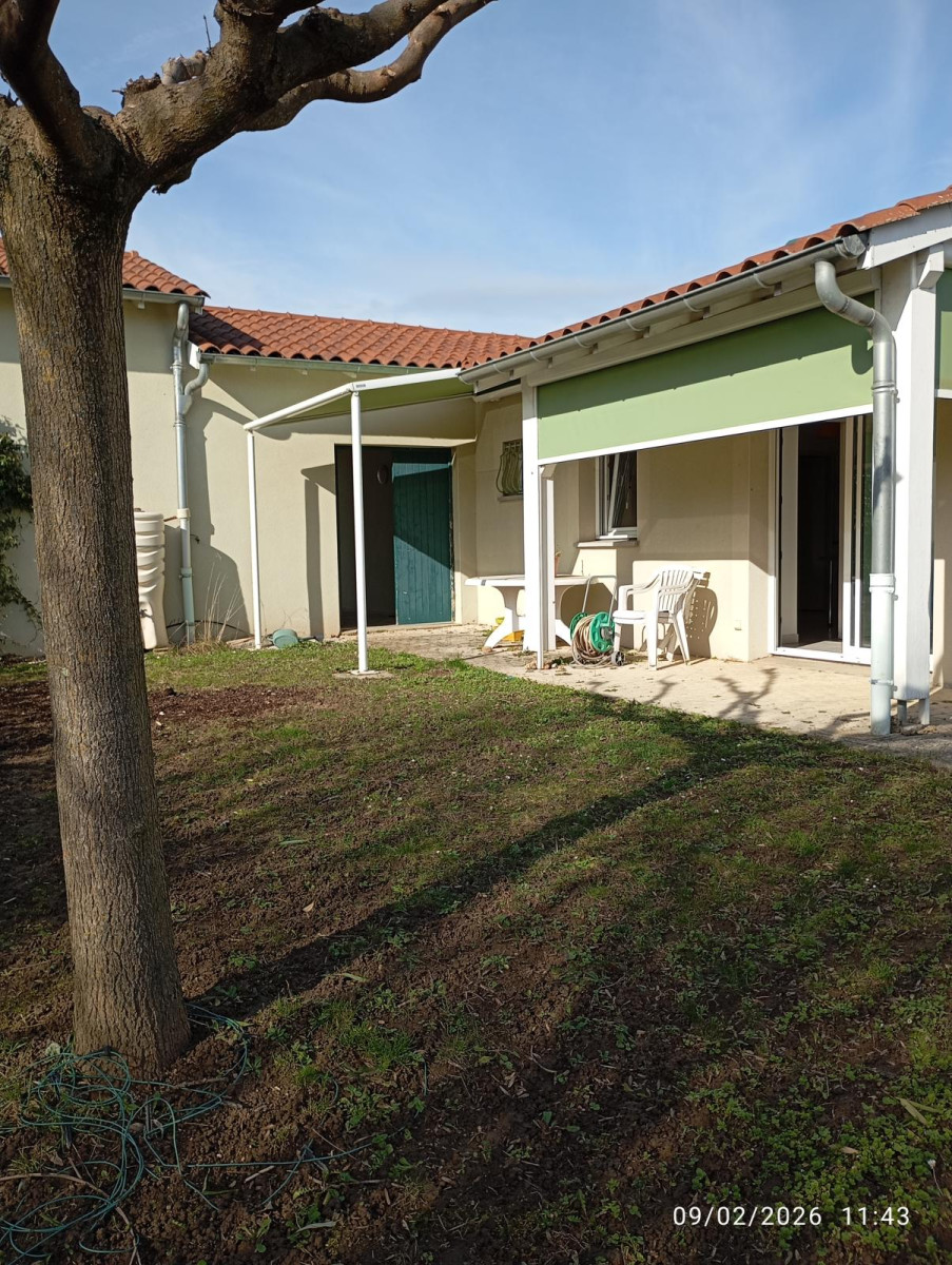 
                                                Location
                                                 Maison PMR de plain-pied, appentis, garage, jardin
