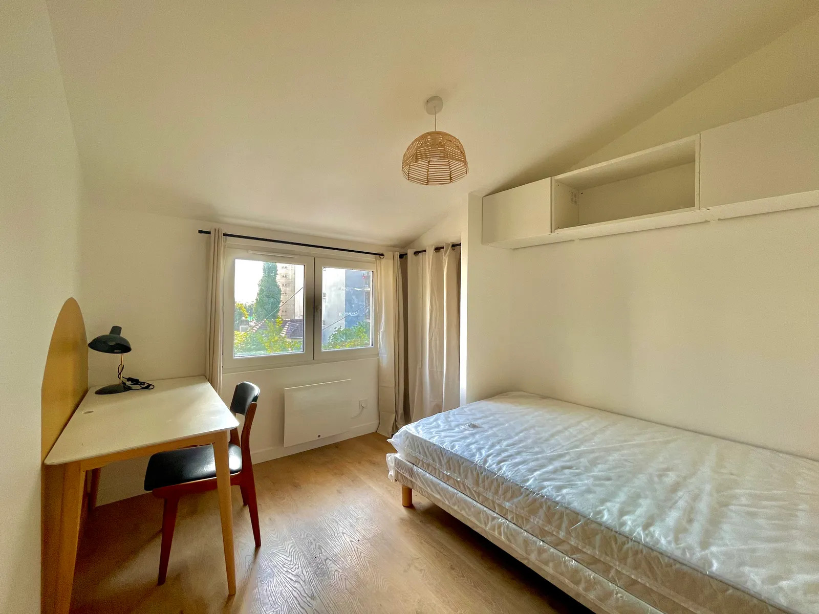 
                                                Colocation
                                                 Maison POLLUX - Chambre 12m² - Villejuif - 883€/mois CC