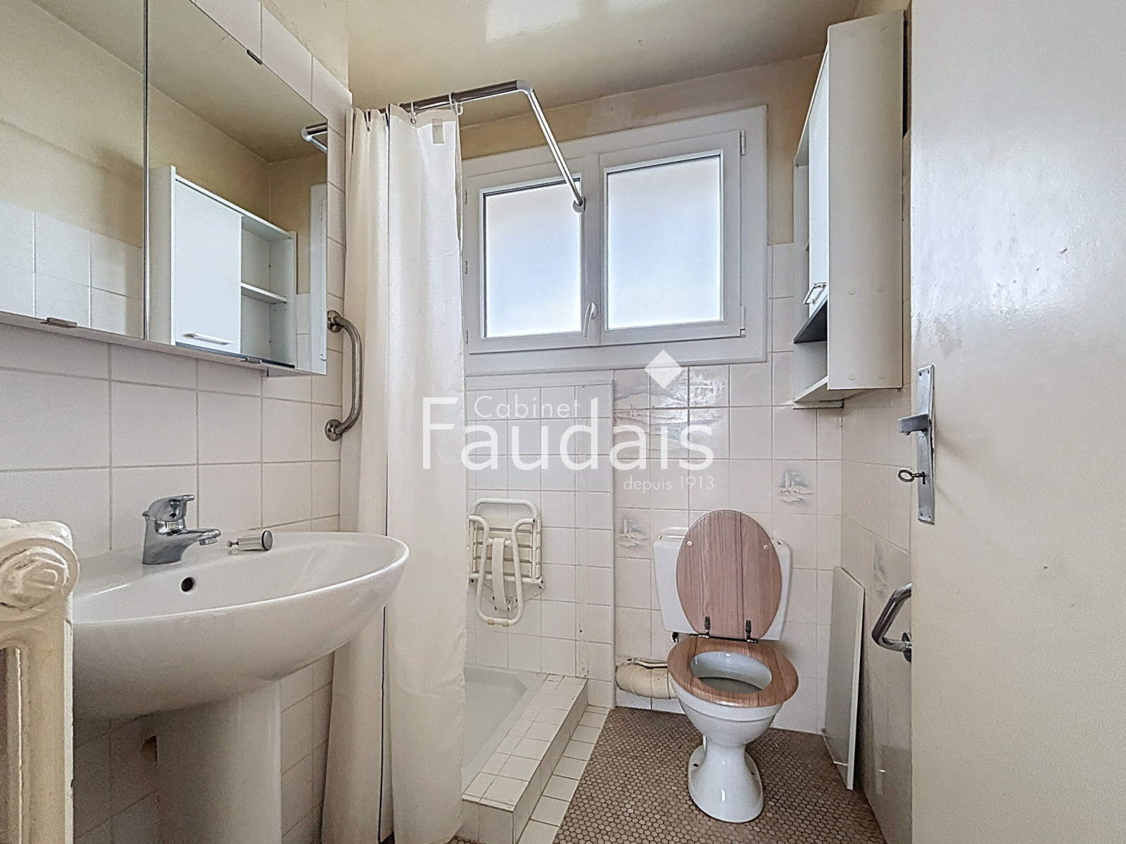 
                                                Vente
                                                 MAISON PROCHE CENTRE VILLE ET COLLEGE