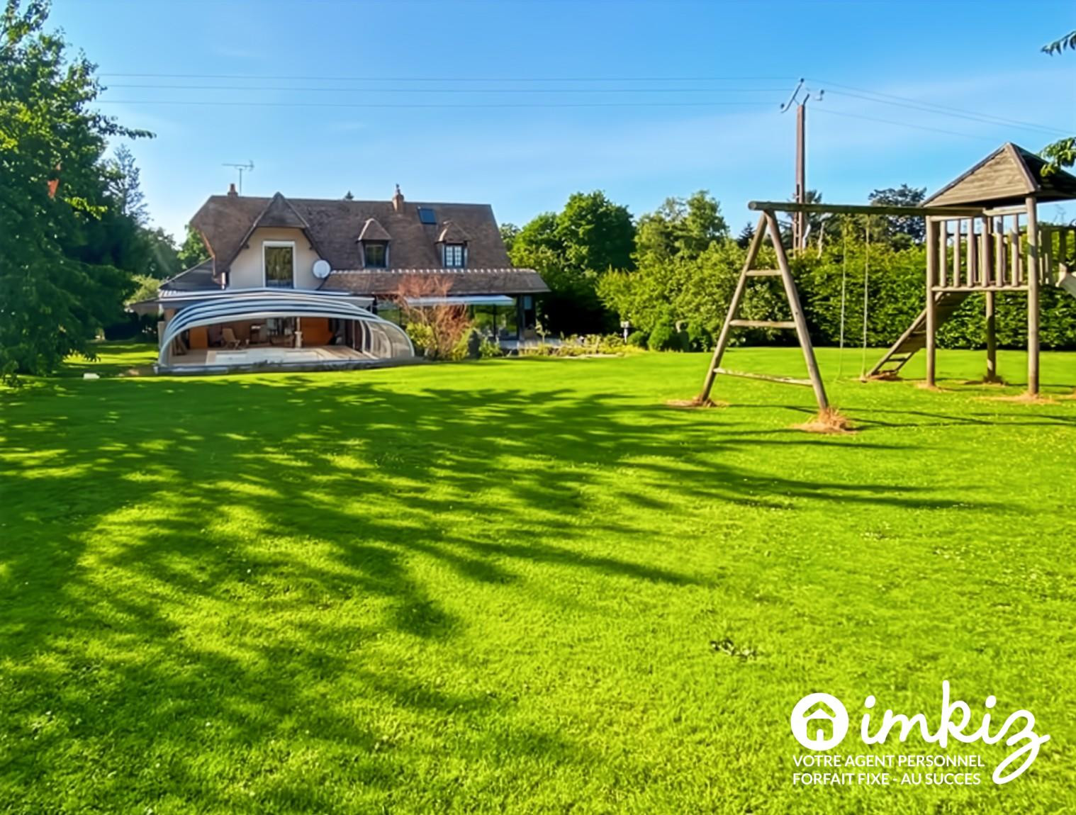 
                                                Vente
                                                 Maison proche Lyons la Forêt avec dépendance