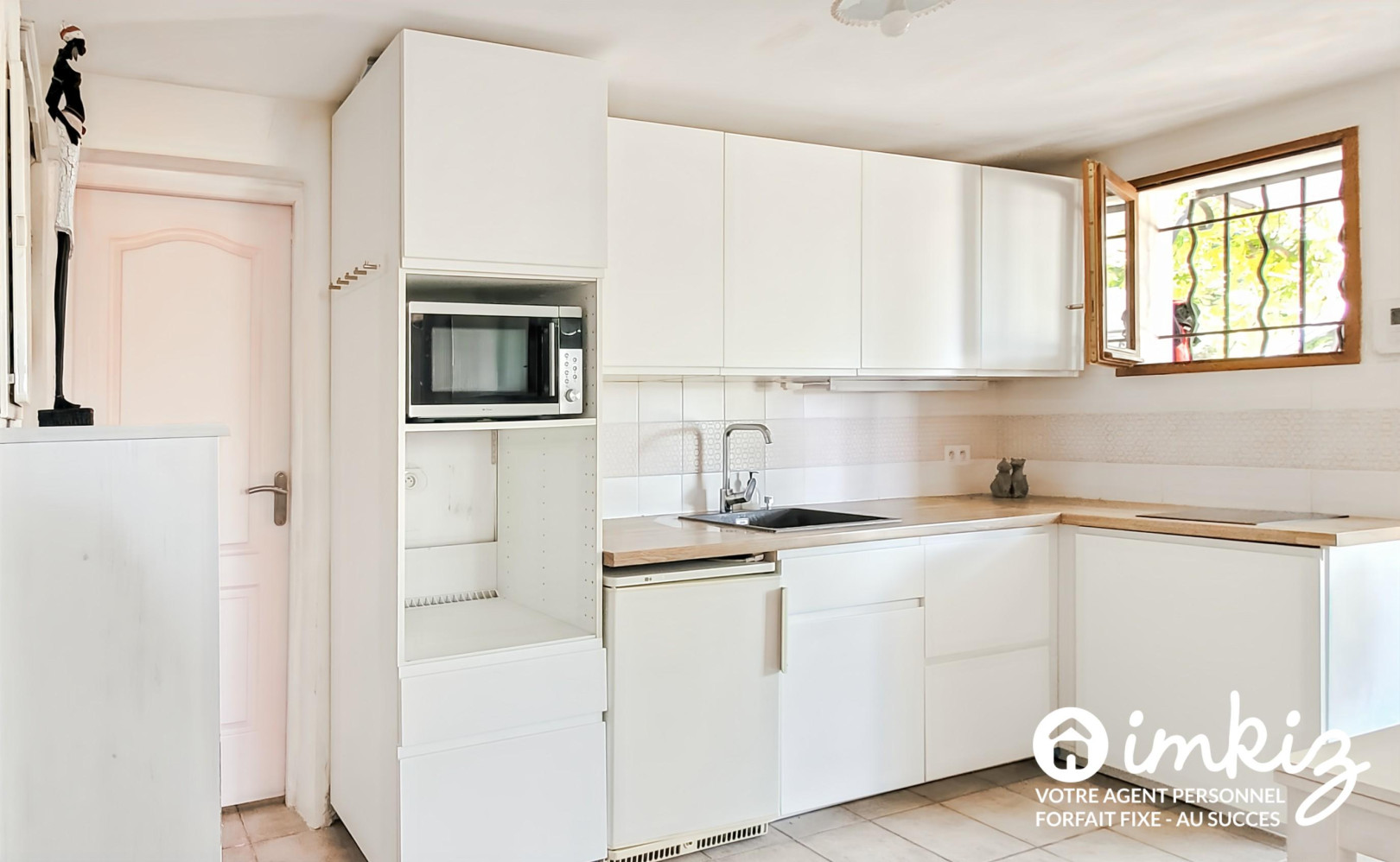 
                                                Vente
                                                 Maison provençale  T6 piscine et garage