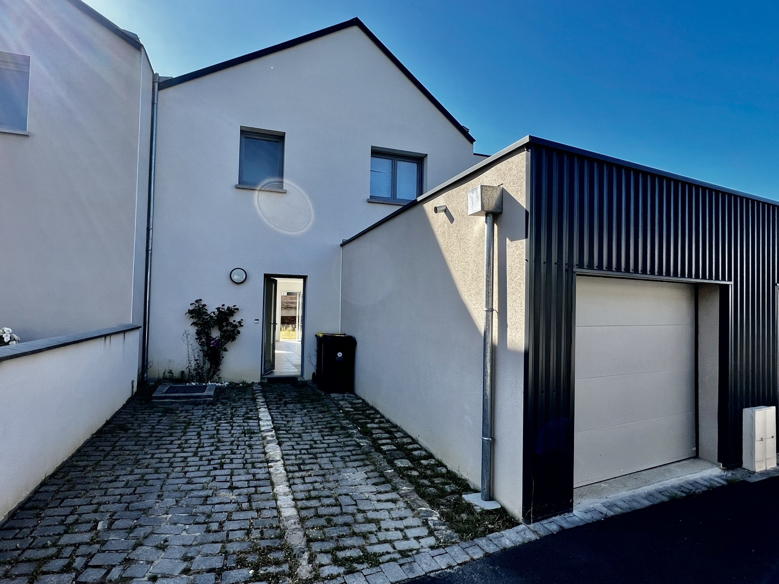 
                                                Vente
                                                 Maison récente avec jardin et garage – 3 chambres – Angers