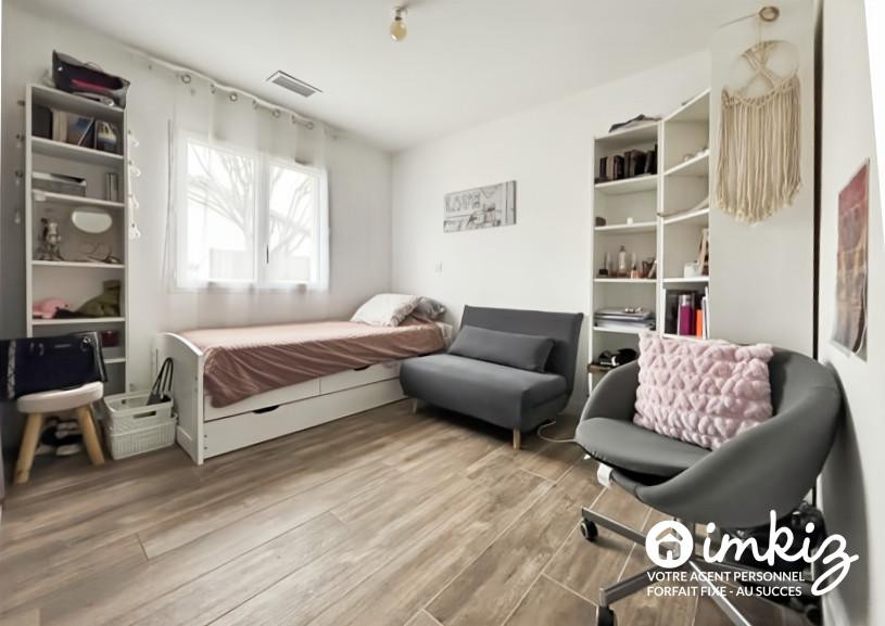 
                                                Vente
                                                 Maison récente T5 de 112 m² de plain-pied