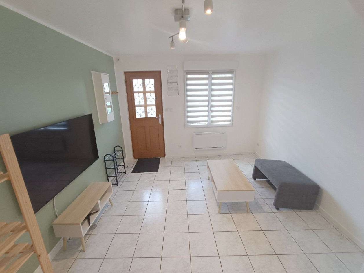 
                                                Location
                                                 Maison rénovée 1 chambre, cour.