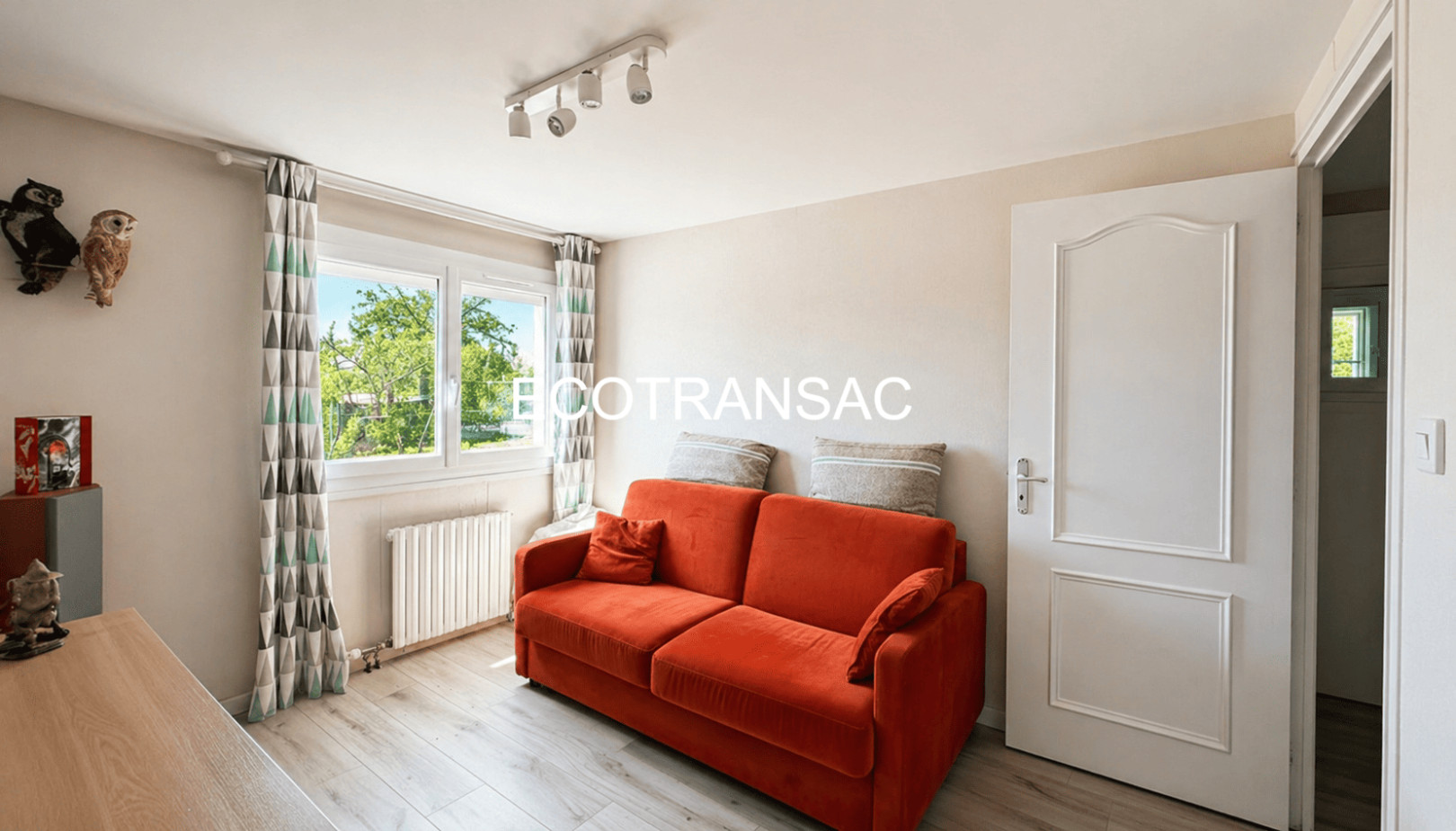 
                                                Vente
                                                 MAISON RENOVEE – 145 M² – 7 PIECES DONT 5 CHAMBRES – 1 555 M² – DPE D – PERREX