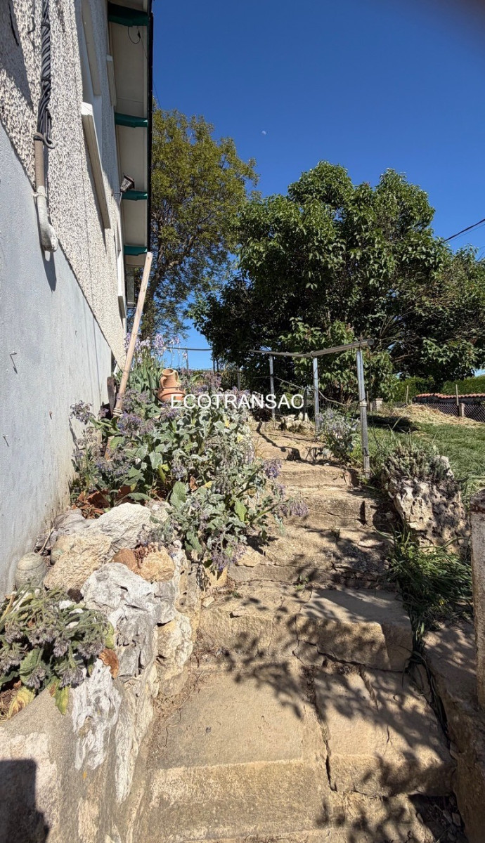 
                                                Vente
                                                 MAISON RENOVEE – 145 M² – 7 PIECES DONT 5 CHAMBRES – 1 555 M² – DPE D – PERREX
