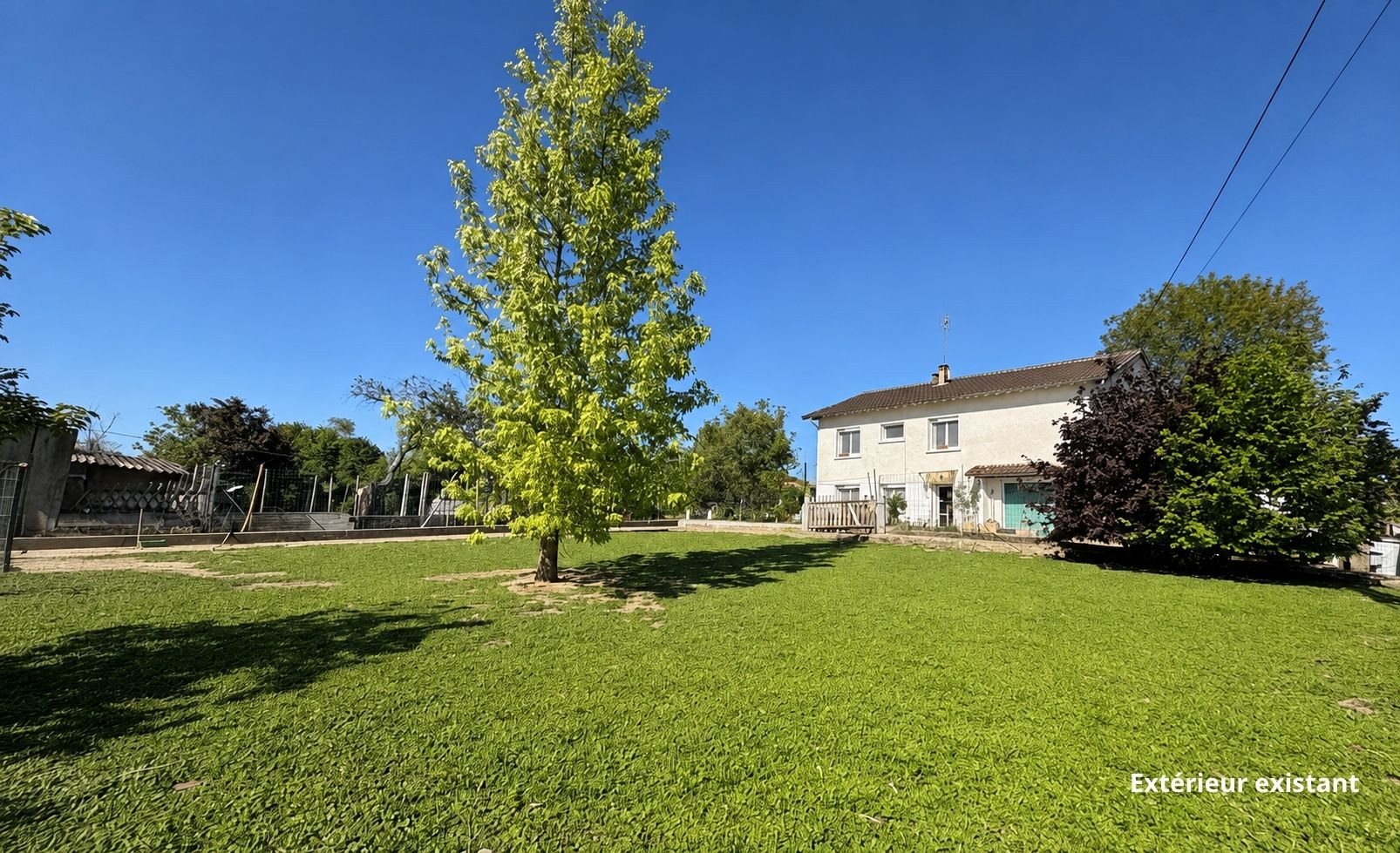 
                                                Vente
                                                 MAISON RENOVEE 145 m², GARAGE 40 m², TERRAIN 1 555 m², CORSANT-LA NEUVE
