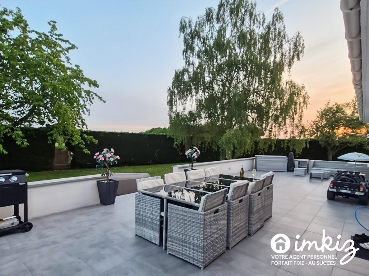 
                                                Vente
                                                 Maison rénovée 3 chambres avec jardin et terrasse