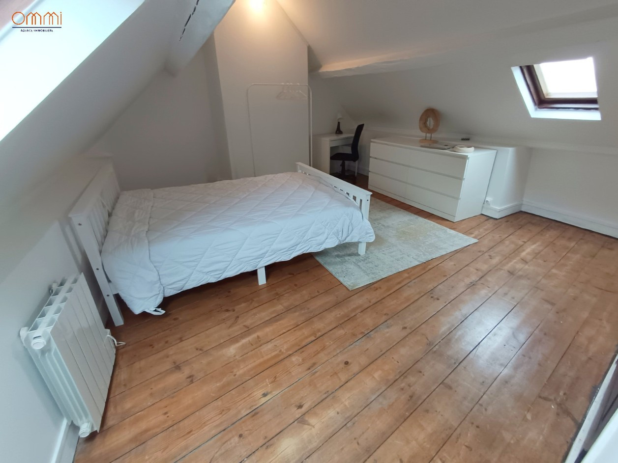 
                                                Vente
                                                 Maison rénovée 3 chambres et cour