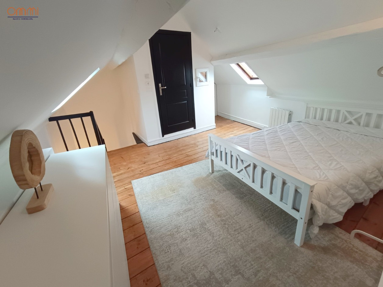 
                                                Vente
                                                 Maison rénovée 3 chambres et cour