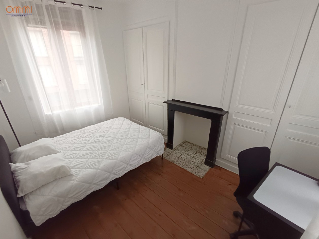 
                                                Vente
                                                 Maison rénovée 3 chambres et cour