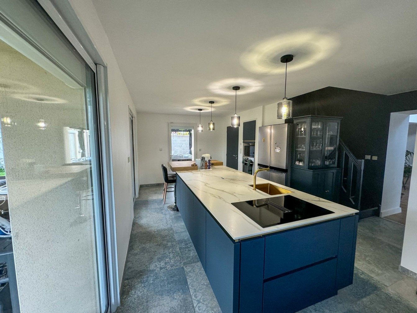 
                                                Vente
                                                 Maison rénovée avec goût de 180 m² environ