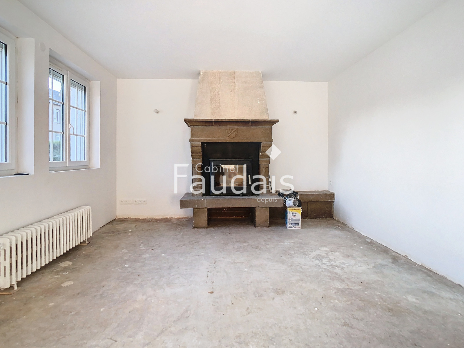 
                                                Vente
                                                 Maison rénovée avec vie de plain-pied PONT-HEBERT